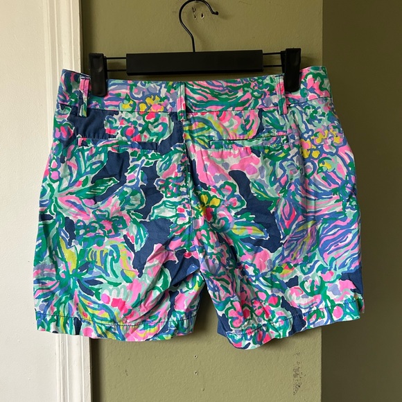 Lilly Pulitzer Jayne Multicolor Floral Shorts - Pink, Green & Blue Sz 0 - Picture 2 of 7
